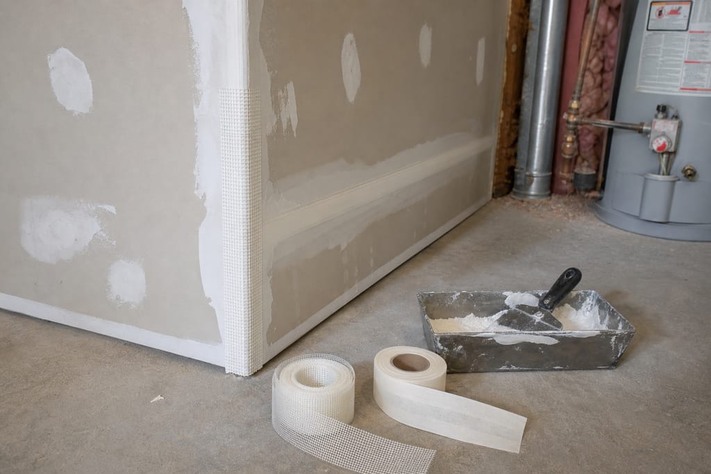 Mesh tape for corners, paper tape for flat seams photo