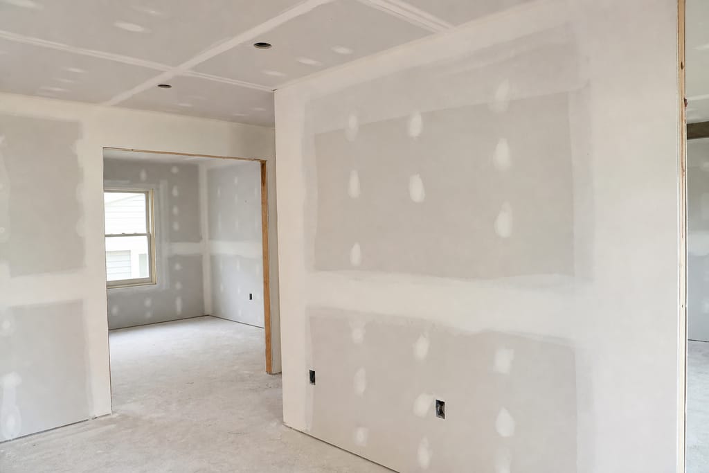 Apply finish coat photo